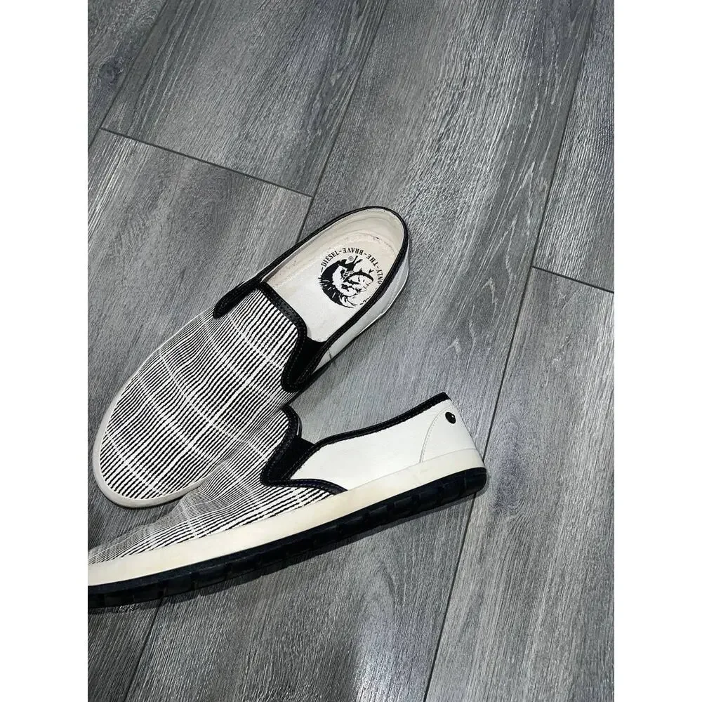 DIESEL Men's White & black striped leather Sneakers Only The Brave 10.5 S000058